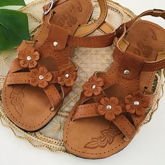 brown leather floral hand made “Cuba” brand sandals EU 39 Poshmark size 8.5-9 - Picture 9 of 11